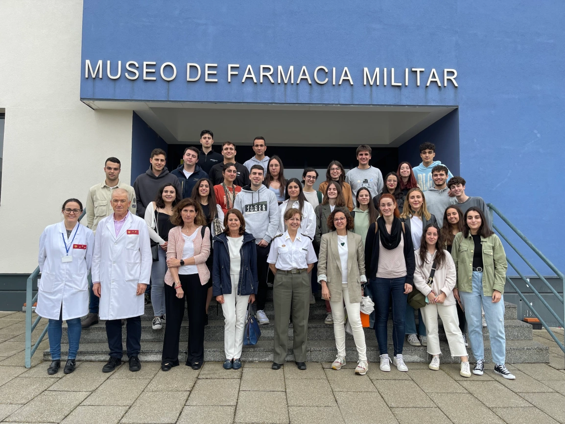 Visita al CEMILFARDEF Y Museo de Farmacia Militar